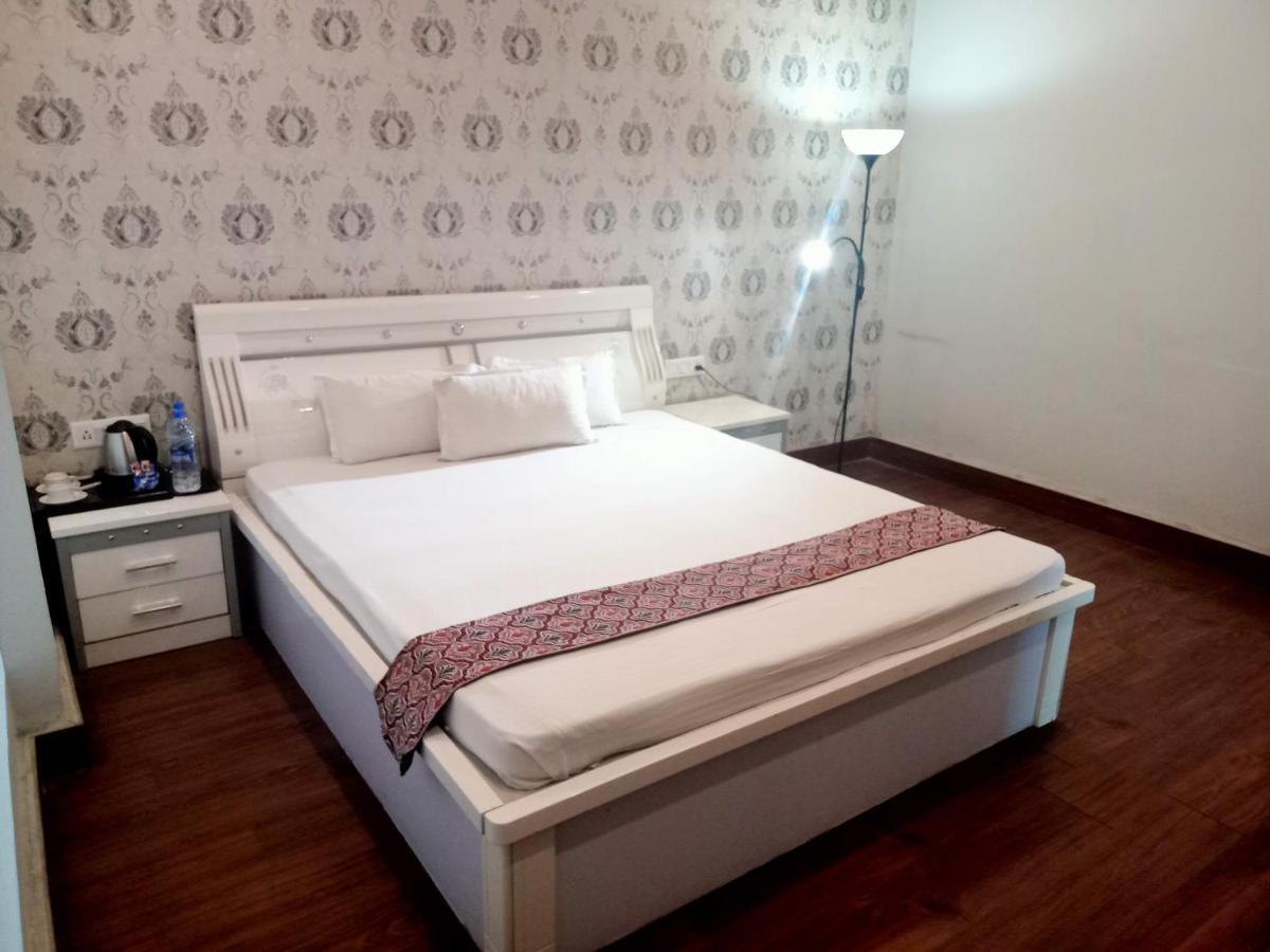 Ojas Hotel & Resort Durgāpur Esterno foto