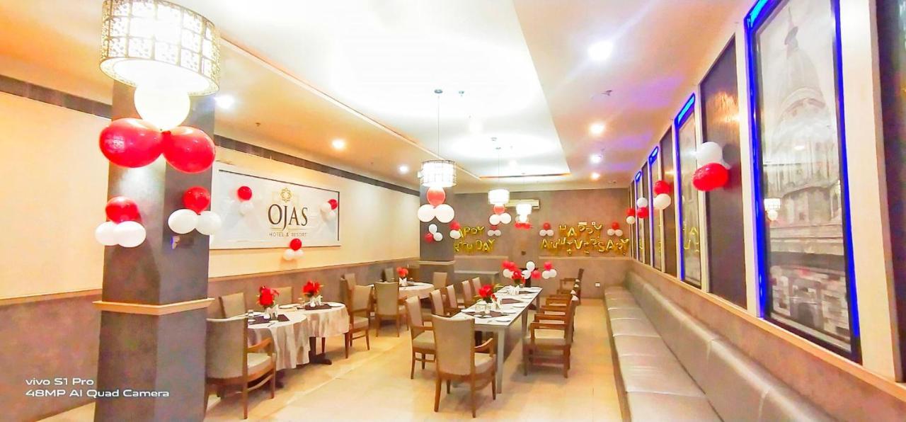 Ojas Hotel & Resort Durgāpur Esterno foto